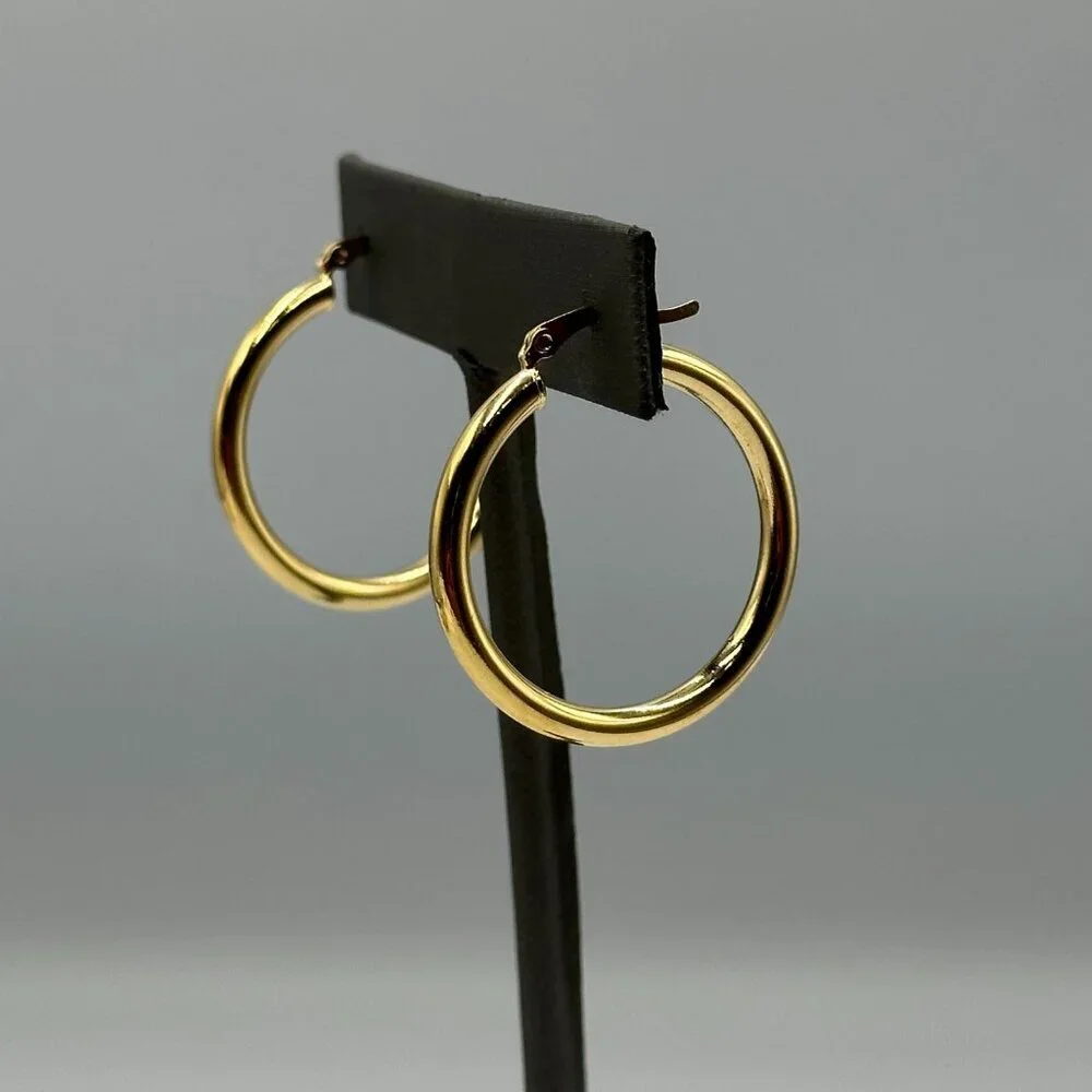 3/$30 Hoop Earrings Gold Tone Classic Polished Round Latch Back 1.25in - Picture 4 of 12